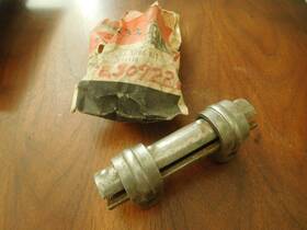 7812118 Gm 1969 1975 Chevy Pontiac Ss 442 Gto Tie Rod Sleeve And Clamp Nos