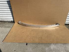 1687601-00-e Tesla 21-23 Model Y Front Bumper Beam Rebar Reinforcement